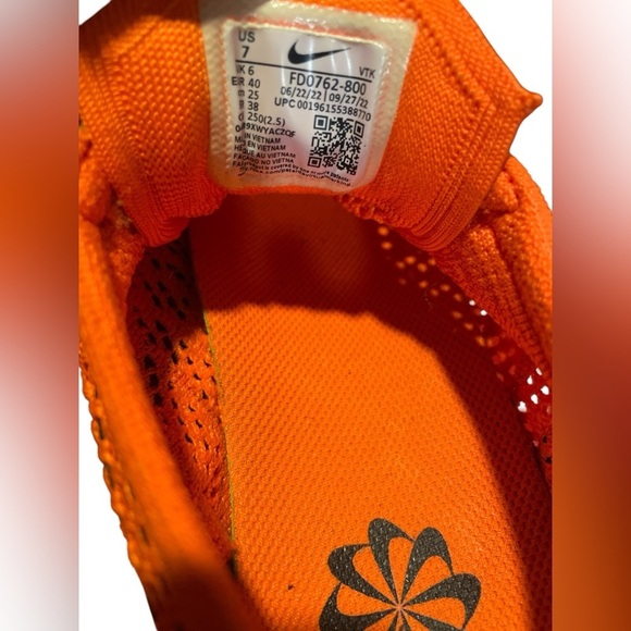 Nike Air Max Flyknit Racer
Total Orange - Picture 5 of 5